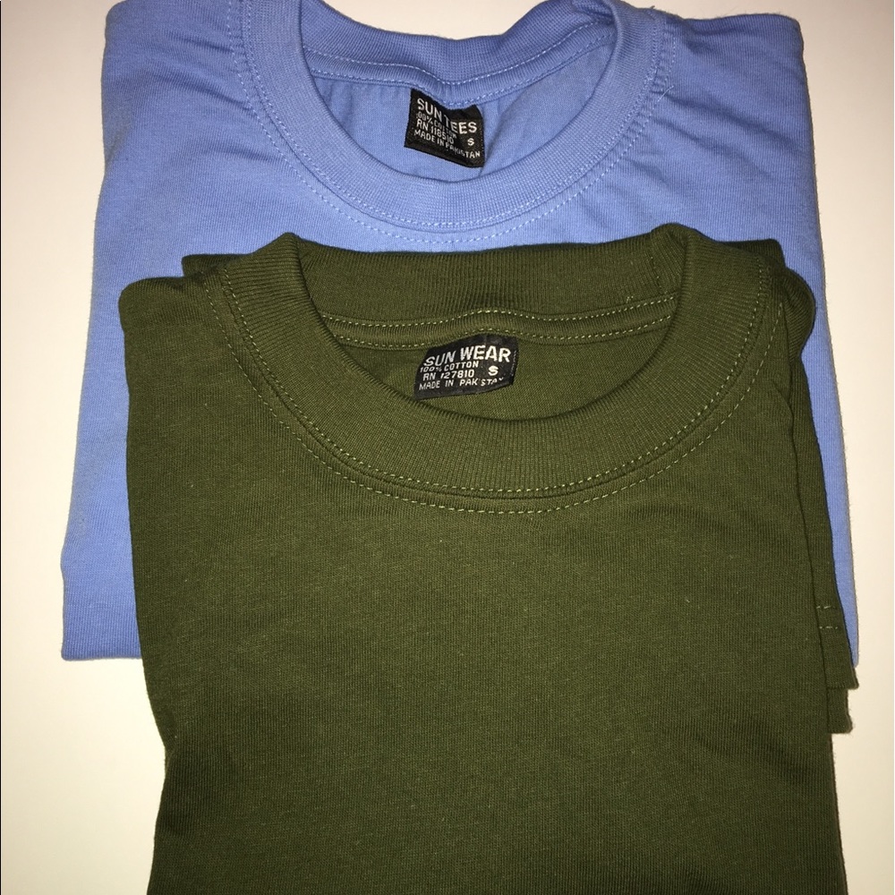 2 T-Shirts - Picture 9 of 10